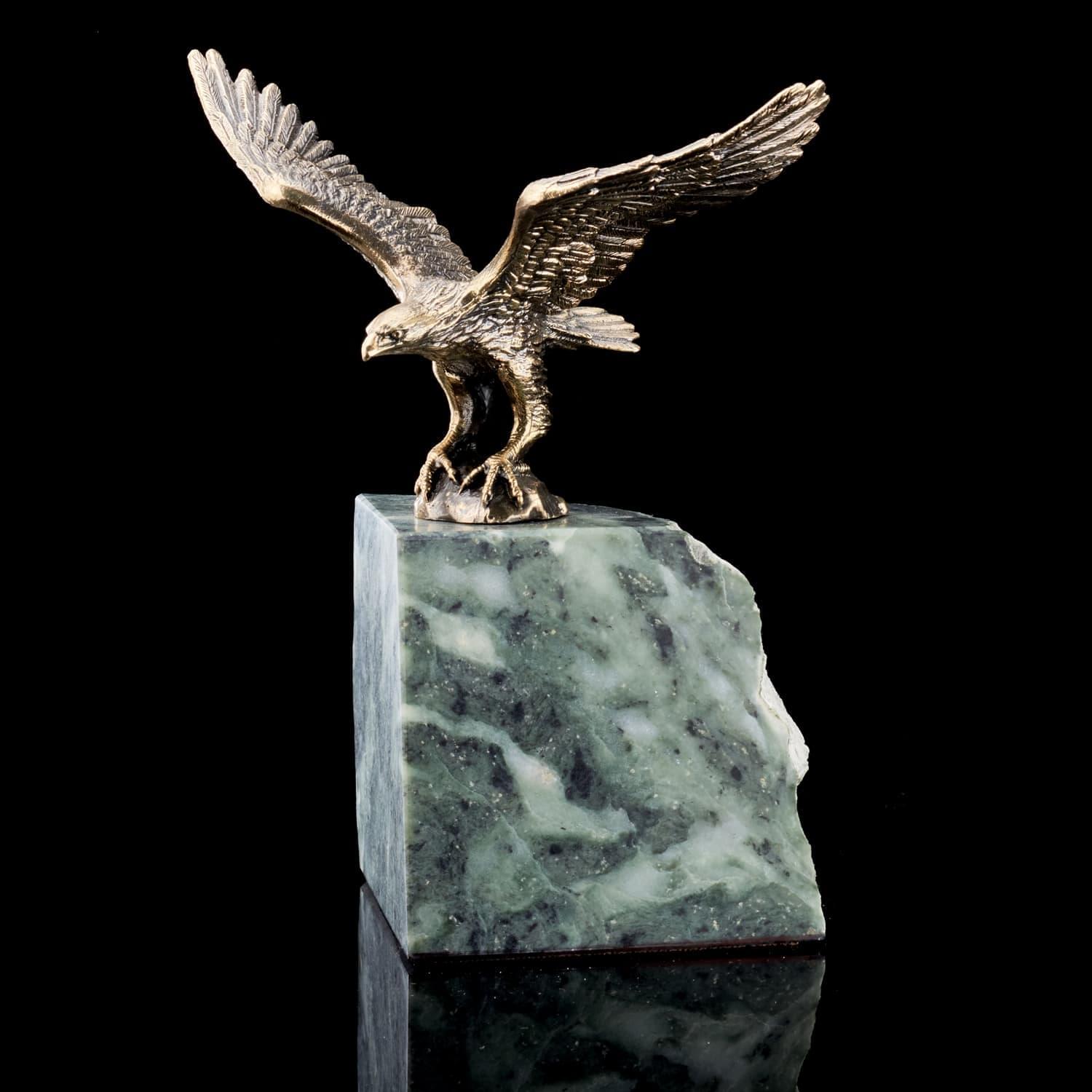 Статуэтка орёл m58212. Скульптура птицы. Деревянная скульптура орла. Бронзовый орел. Бронзовые фигурки животных.
