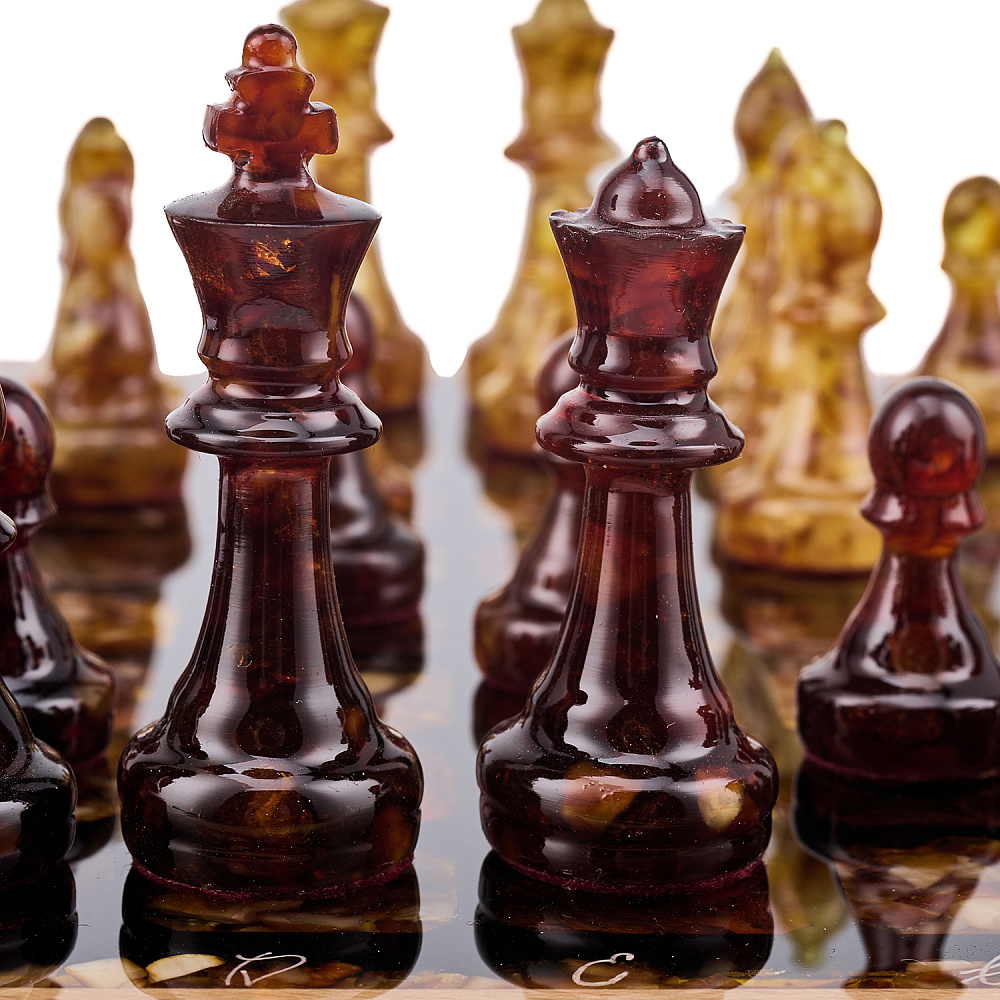 Шахматы с инкрустацией и фигурами из янтаря 28х28 см - интернет магазин Русь Велика я фото 6