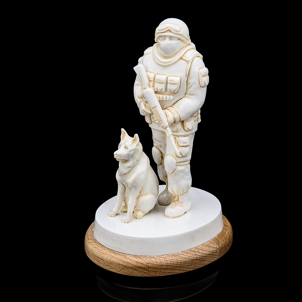 Скульптура из кости «Солдат» - интернет магазин Русь Велика я 