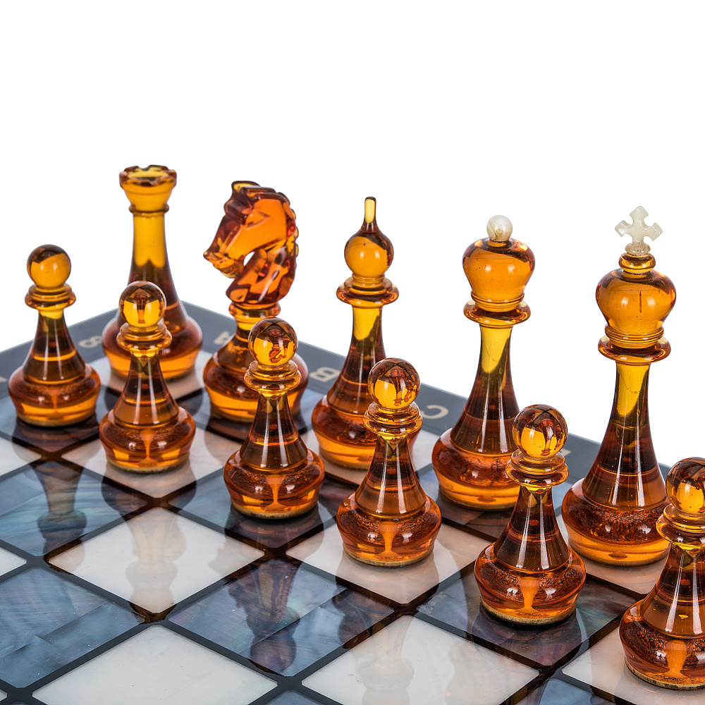 Шахматы с перламутром и фигурами из янтаря 45х45 см - интернет магазин Русь Велика я фото 1