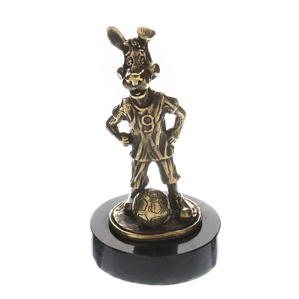 Статуэтка «Собака-футболист» - интернет магазин Русь Велика я 