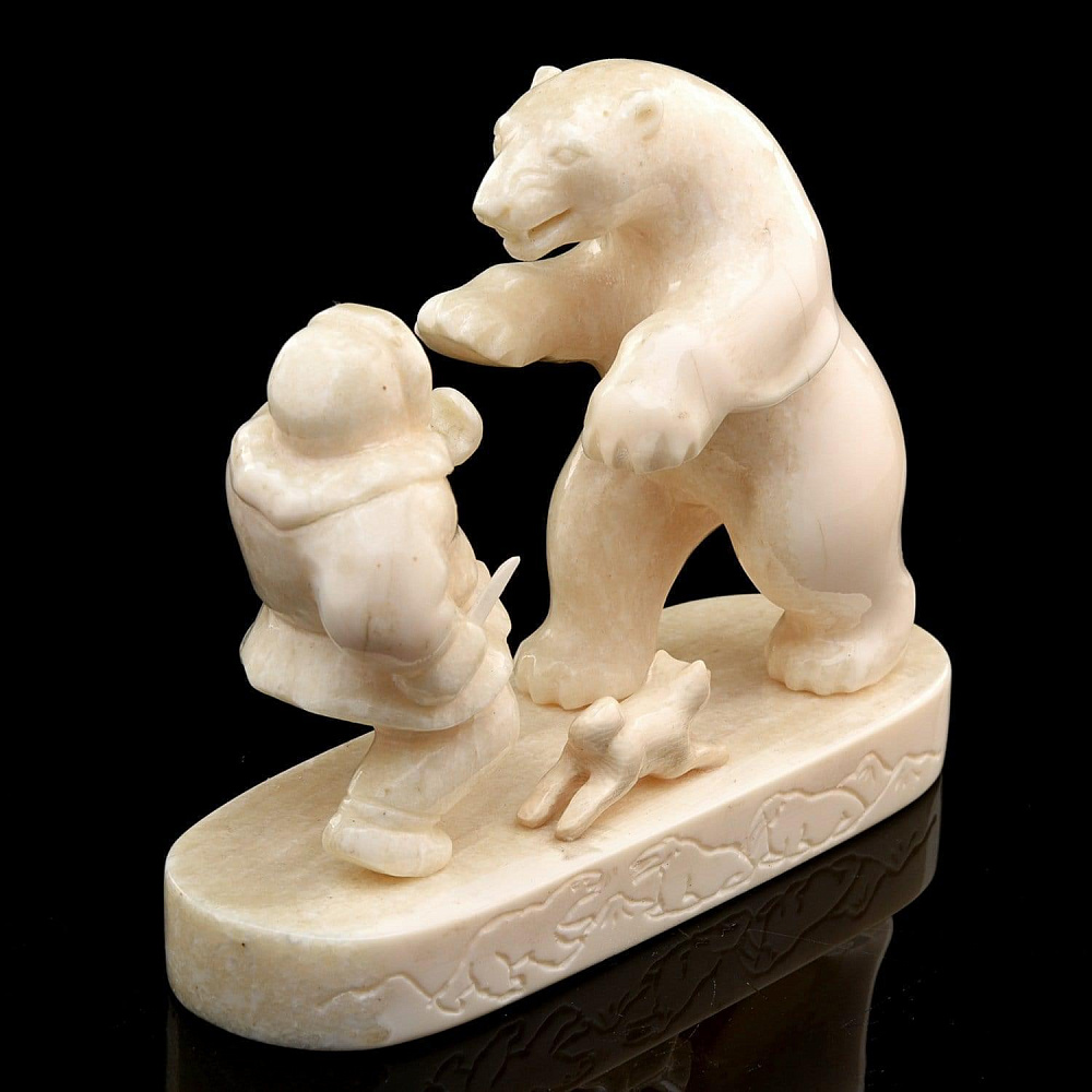Скульптура из кости «Охотник с медведем» - интернет магазин Русь Велика я 