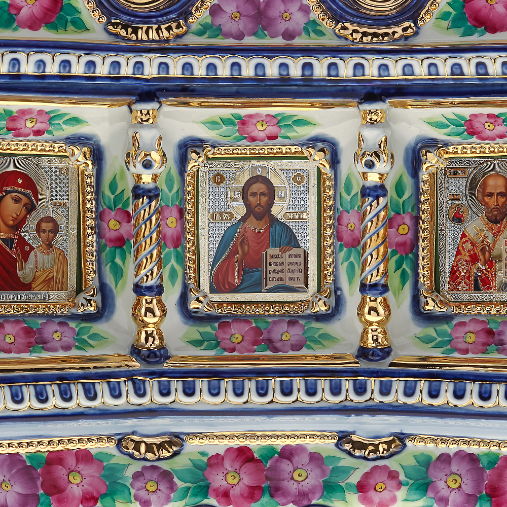Киот настольный «Вседержитель, Божья Матерь, Николай Чудотворец». Гжель 40х40 см. - интернет магазин Русь Велика я фото 2