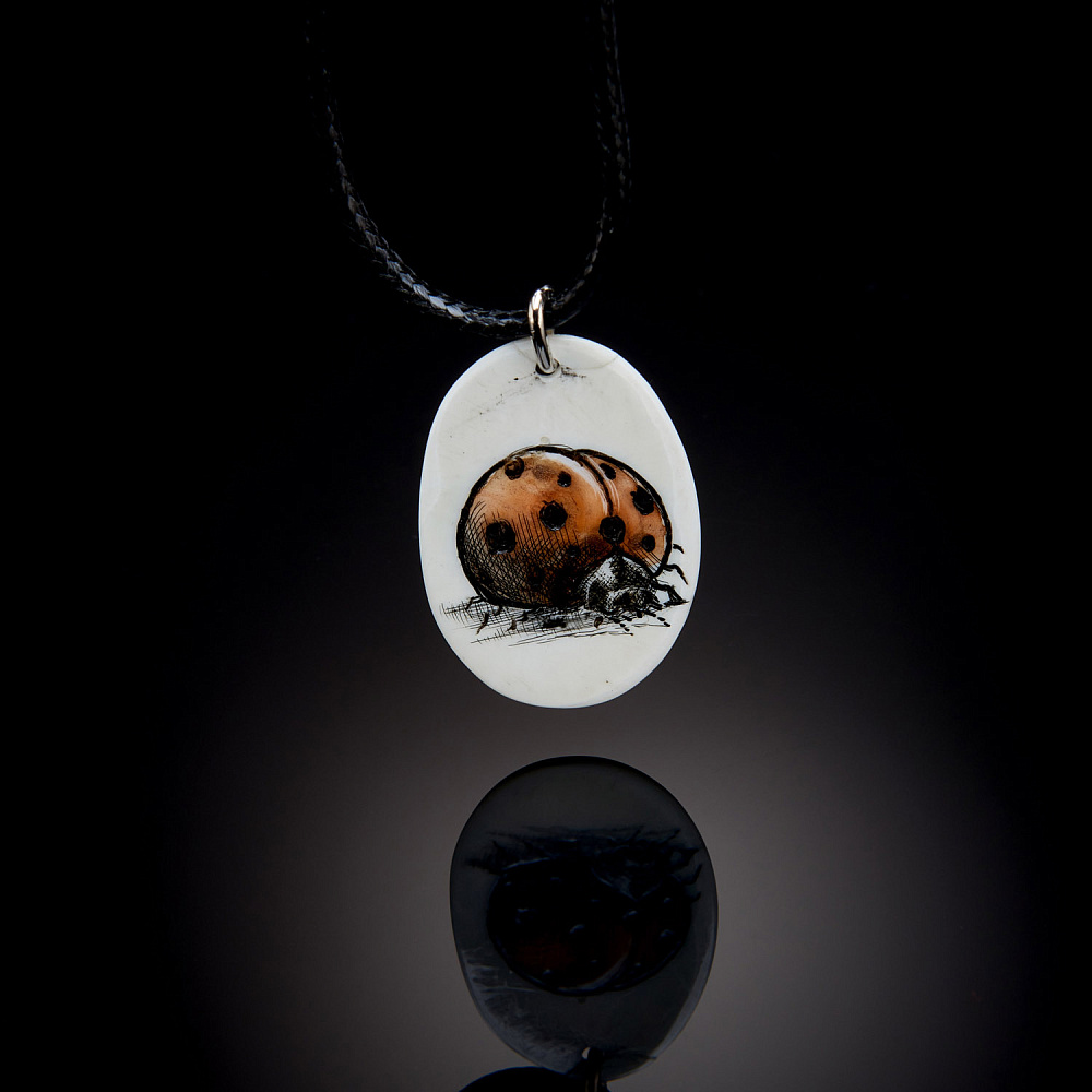 Подвеска из кости «Божья коровка» - интернет магазин Русь Велика я фото 2