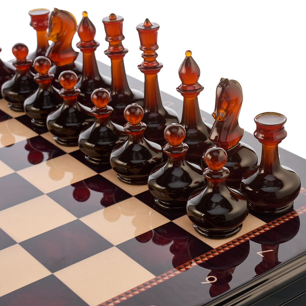 Шахматный ларец с янтарными фигурами 48х48 см - интернет магазин Русь Велика я фото 1