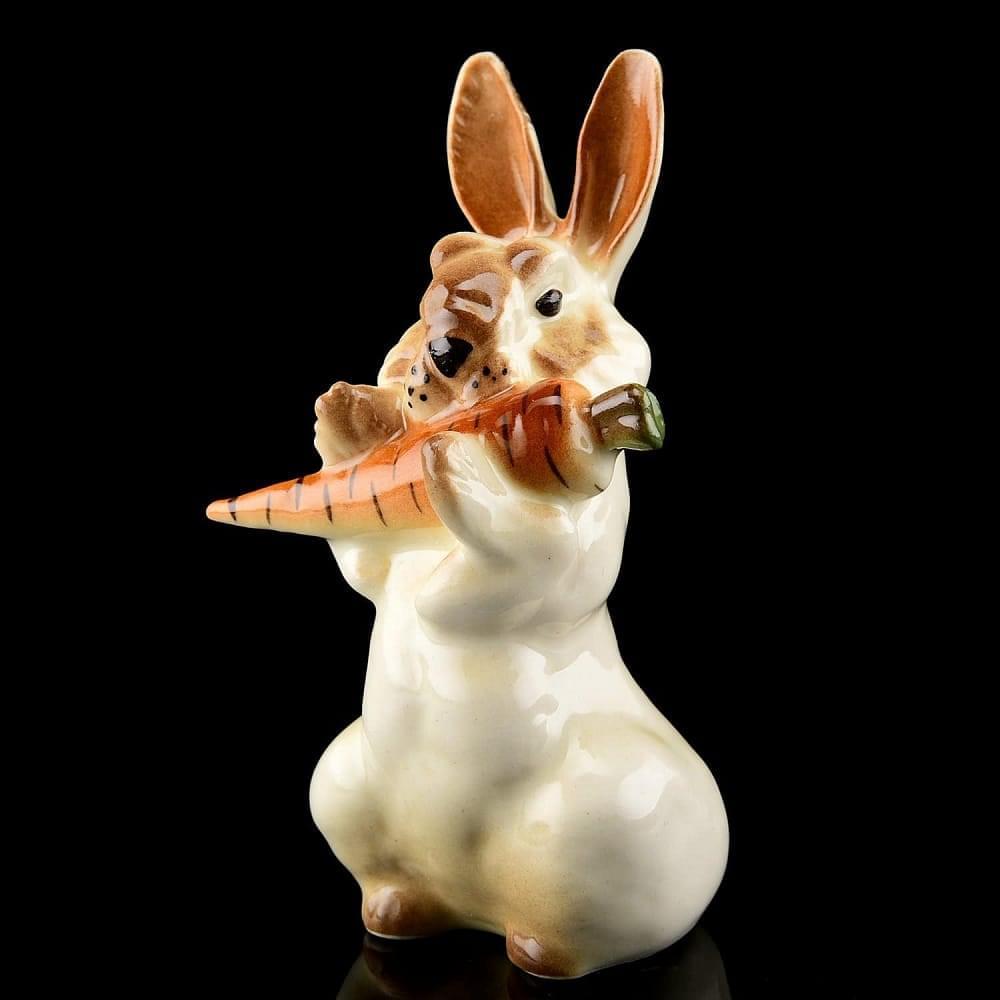 Статуэтка «Заяц с морковкой 4» ИФЗ - интернет магазин Русь Велика я фото 1