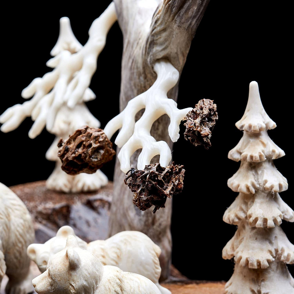 Скульптура из рога лося «Медведи на рыбалке» - интернет магазин Русь Велика я фото 9