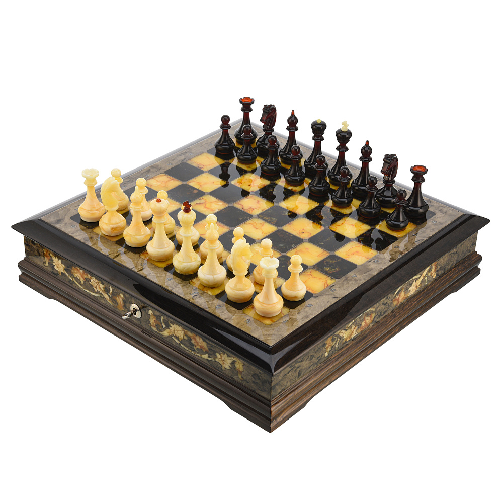 Шахматы из карельской березы с фигурами из янтаря 45х45 см - интернет магазин Русь Велика я 