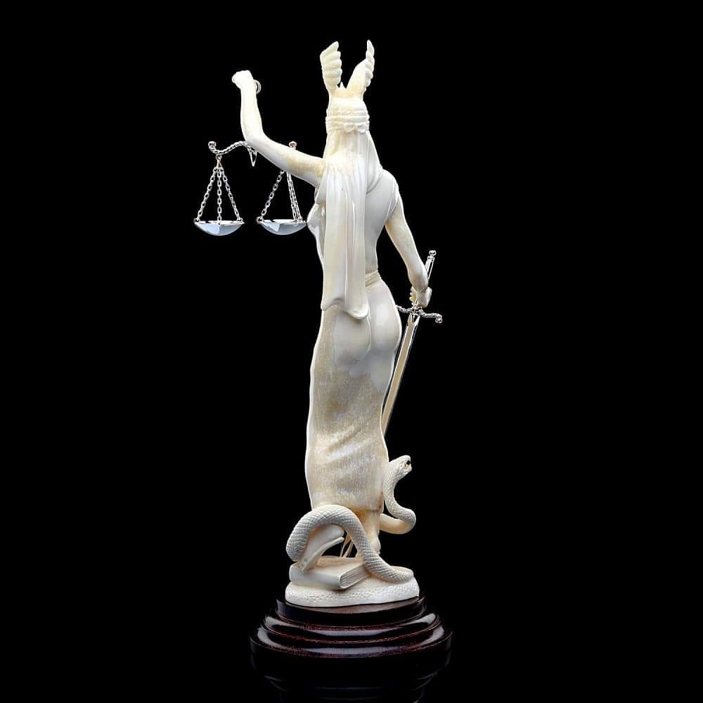 Скульптура из кости «Фемида» с серебром - интернет магазин Русь Велика я фото 1