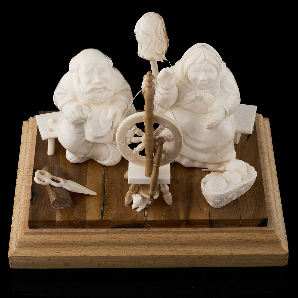 Скульптура из кости «Посиделки» - интернет магазин Русь Велика я фото 2
