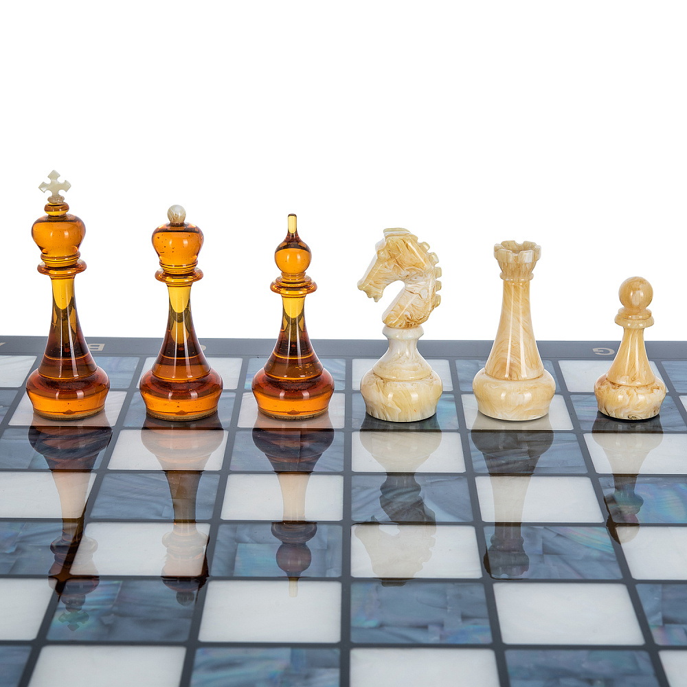 Шахматы с перламутром и фигурами из янтаря 45х45 см - интернет магазин Русь Велика я фото 4