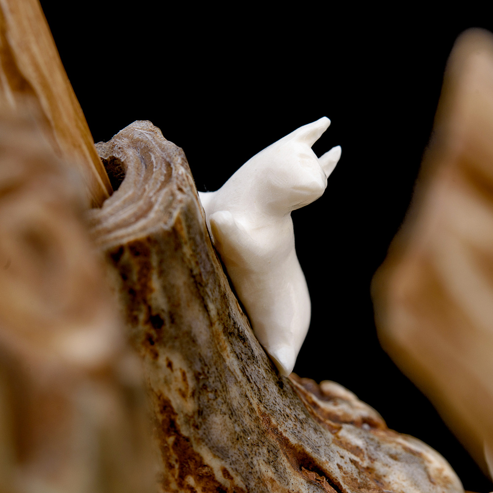 Подставка под ручку со скульптурой из рога лося и кости мамонта «Медведь» - интернет магазин Русь Велика я фото 7