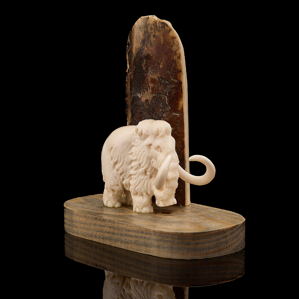 Скульптура из бивня мамонта «Мамонт у скалы» - интернет магазин Русь Велика я фото 1