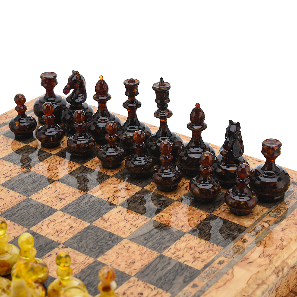 Шахматы из карельской березы с янтарными фигурами 37х37 см - интернет магазин Русь Велика я фото 1