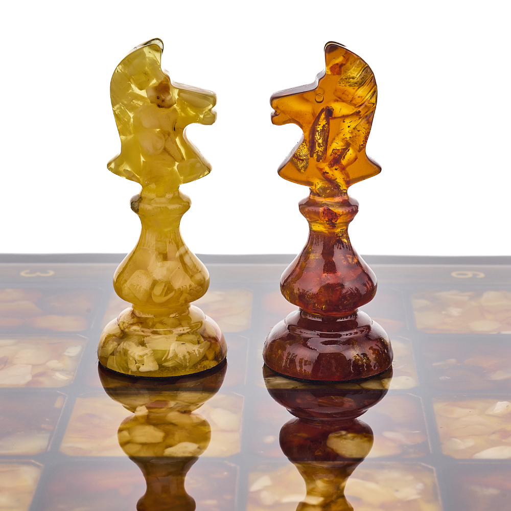 Шахматы из мореного дуба с янтарными фигурами 45х45 см - интернет магазин Русь Велика я фото 3