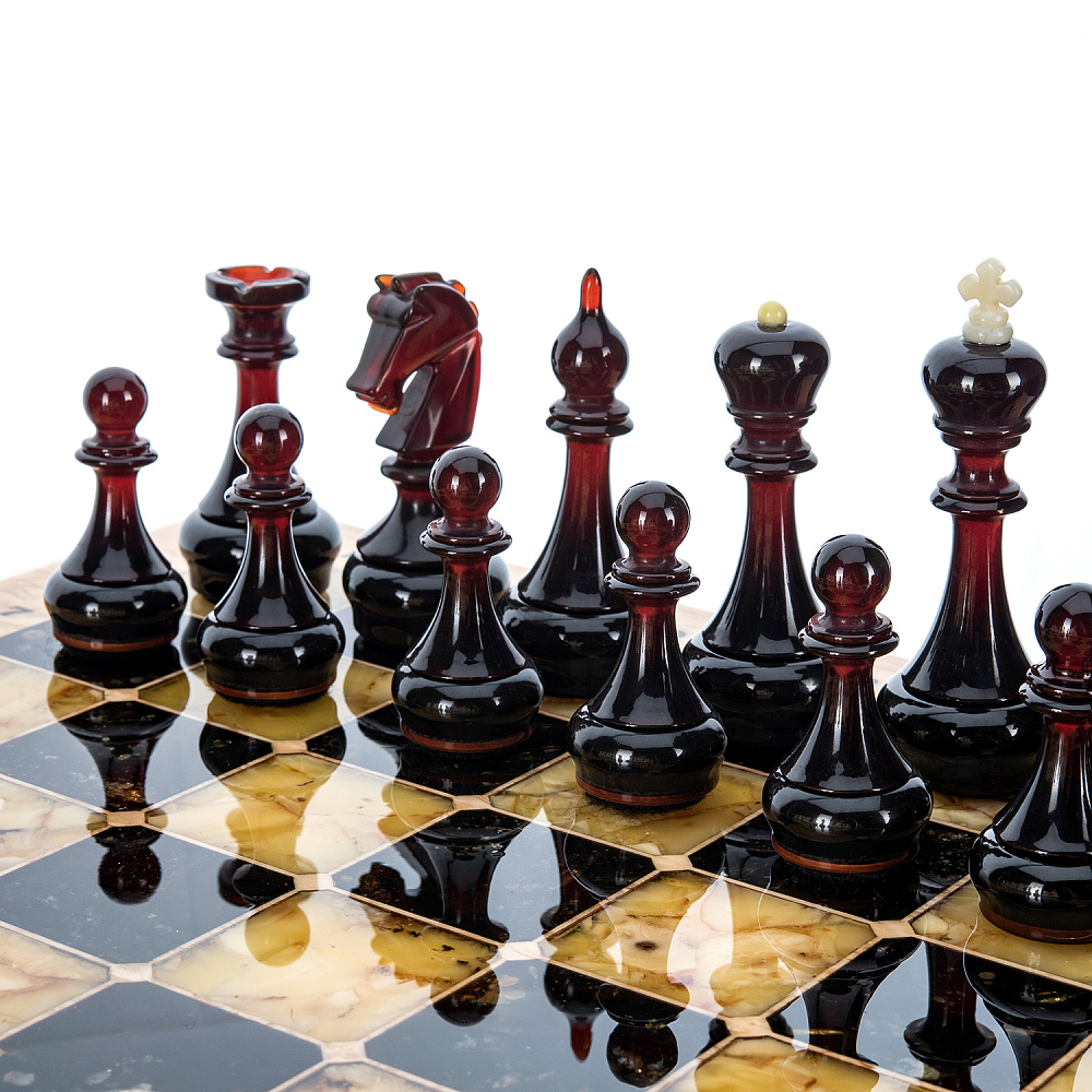 Шахматы из карельской березы с фигурами из янтаря 45х45 см - интернет магазин Русь Велика я фото 1