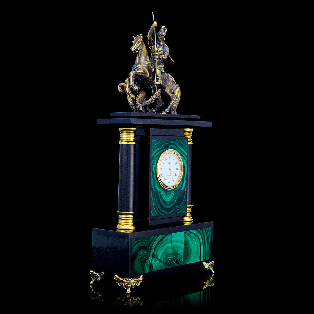 Часы настольные из малахита и латуни с позолотой «Г. Победоносец». Златоуст - интернет магазин Русь Велика я фото 1