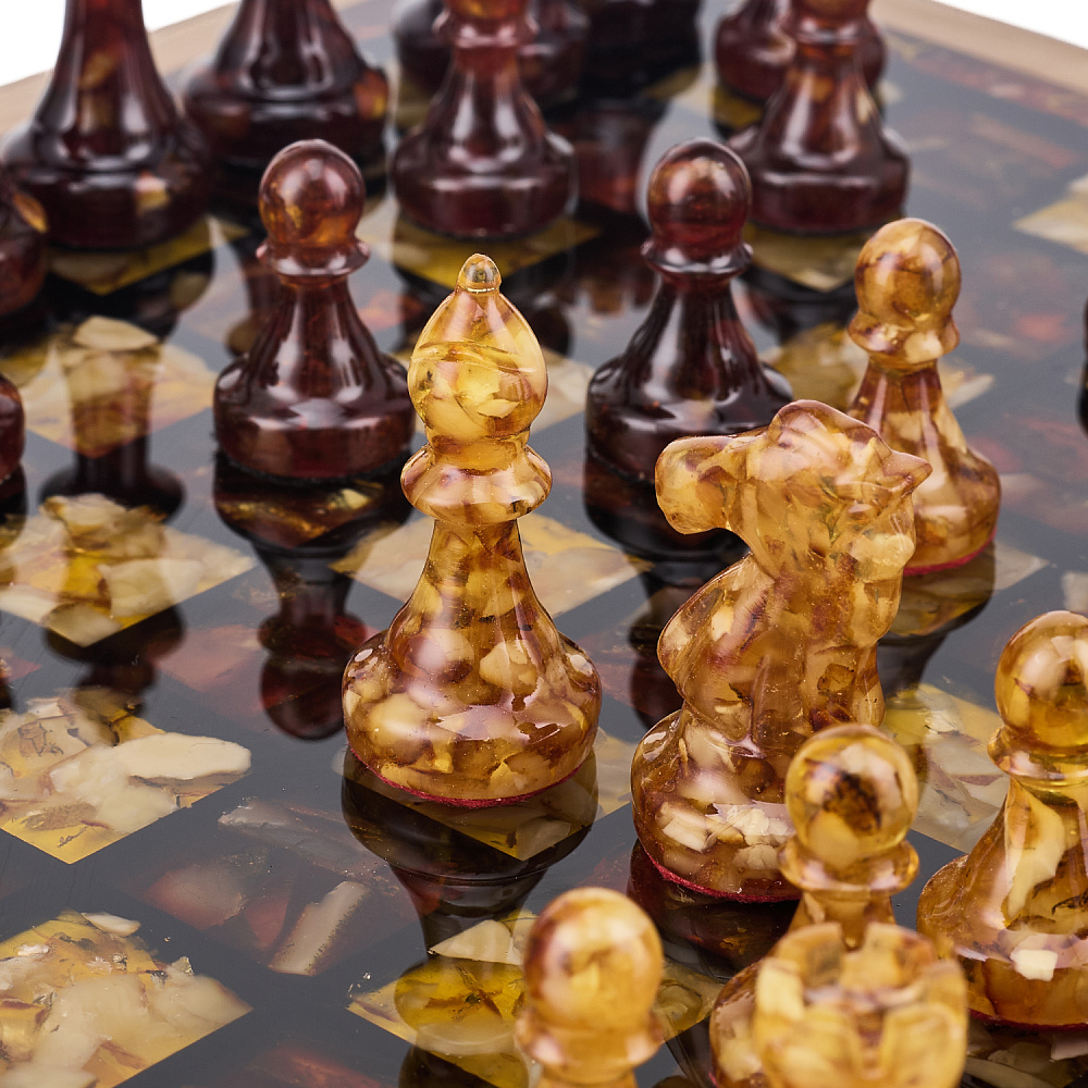 Шахматы с инкрустацией и фигурами из янтаря 28х28 см - интернет магазин Русь Велика я фото 6