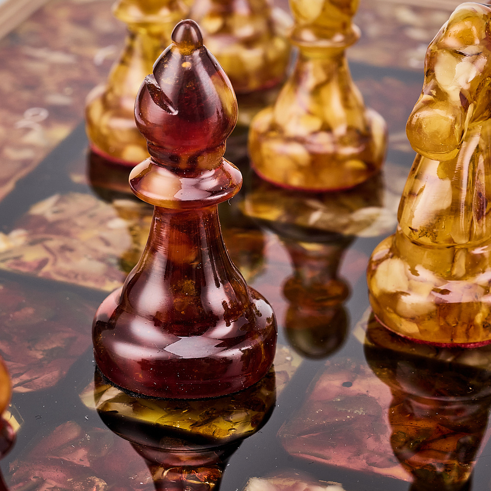 Шахматы с инкрустацией и фигурами из янтаря 30х30 см - интернет магазин Русь Велика я фото 6