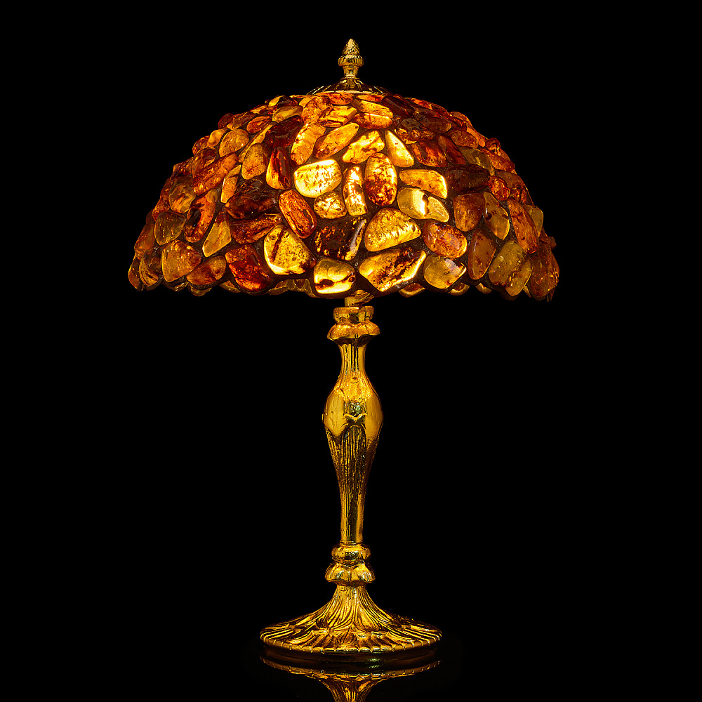 Настольная лампа из янтаря и бронзы - интернет магазин Русь Велика я 