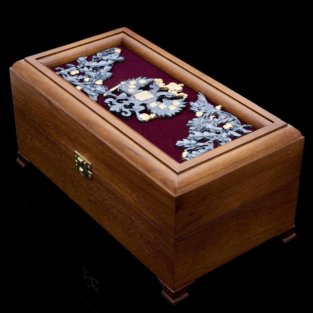 Кубок «Георгий Победоносец с гербом РФ» в подарочной шкатулке из дерева - интернет магазин Русь Велика я фото 1