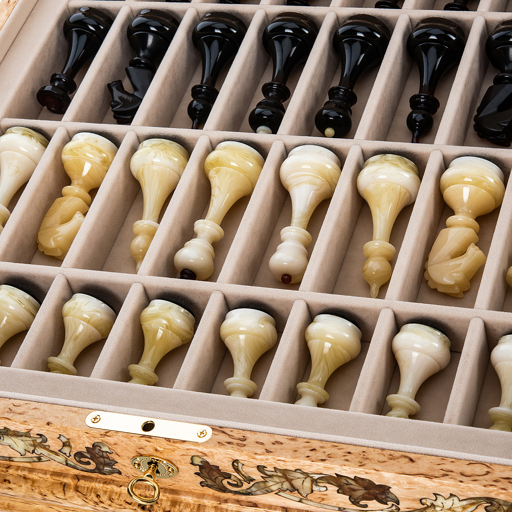 Шахматы из карельской березы с фигурами из янтаря 45х45 см - интернет магазин Русь Велика я фото 10