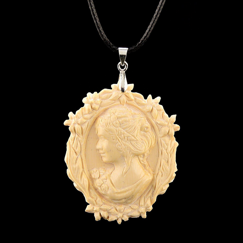 Кулон из бивня мамонта «Камея» - интернет магазин Русь Велика я 