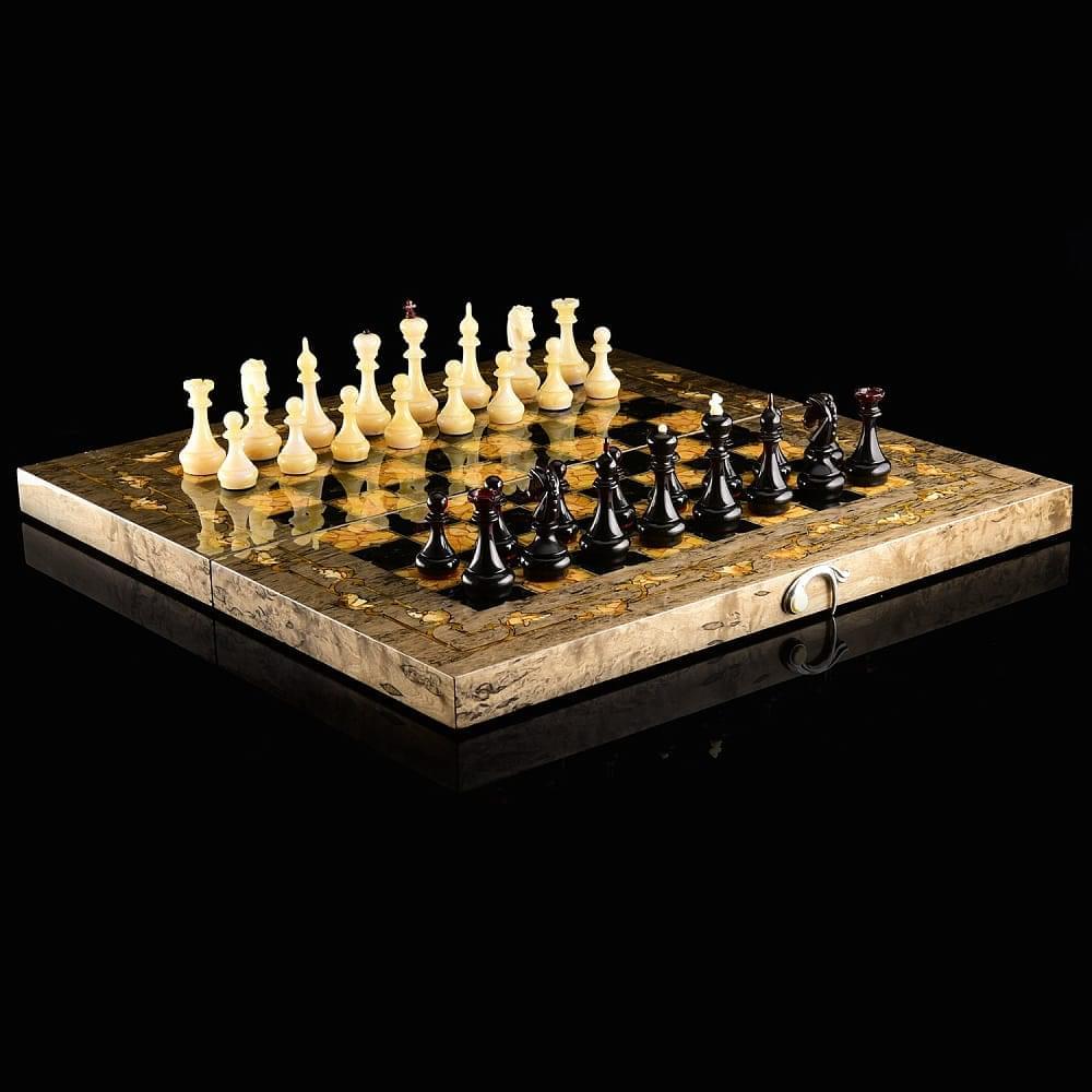 Шахматы с инкрустацией из янтаря и янтарными фигурами «Готика» 56х56 см - интернет магазин Русь Велика я 
