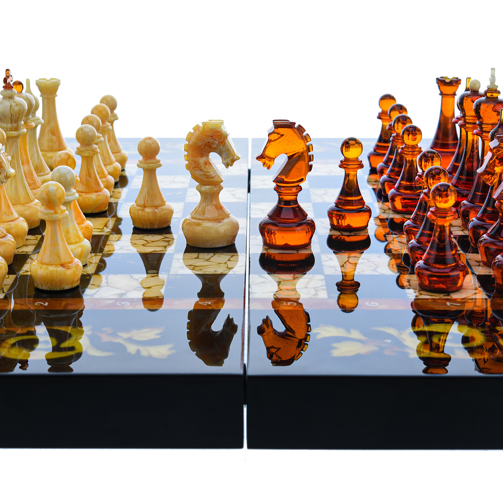 Шахматы с инкрустацией и фигурами из янтаря «Классика» 56х56 см - интернет магазин Русь Велика я фото 4