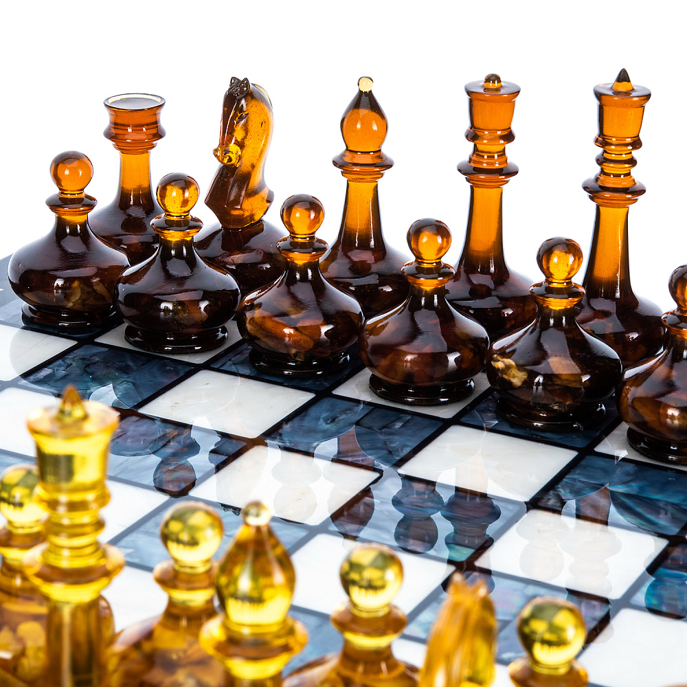 Шахматы с перламутром и янтарными фигурами 45х45 см - интернет магазин Русь Велика я фото 1