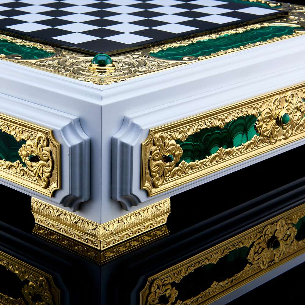 Шахматы «Баталия» в ларце из малахита 54х54 см. Златоуст - интернет магазин Русь Велика я фото 4