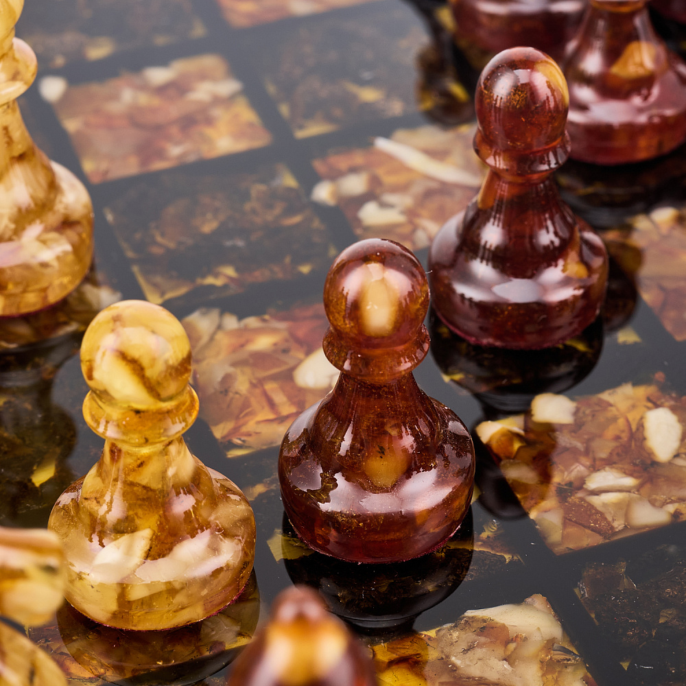 Шахматы с инкрустацией и фигурами из янтаря 28х28 см - интернет магазин Русь Велика я фото 10