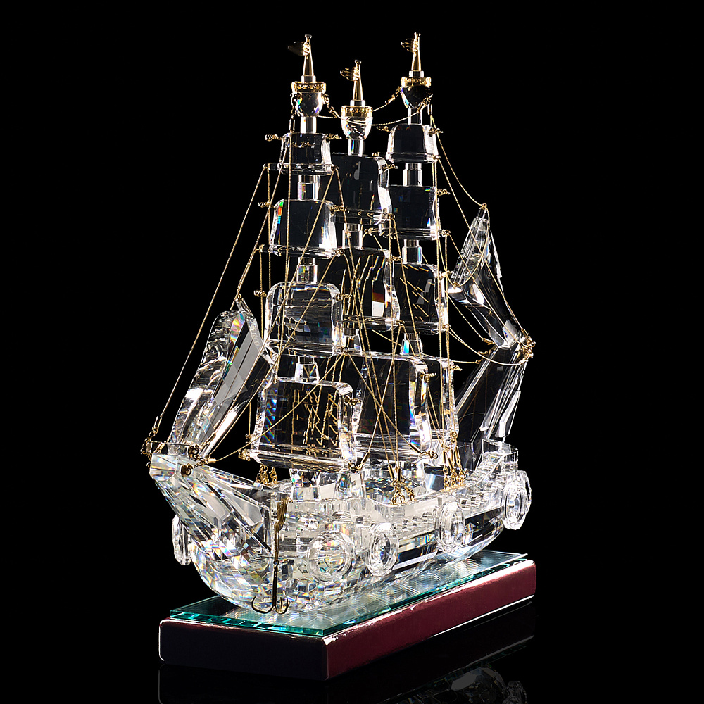 Скульптура из хрусталя «Корабль» - интернет магазин Русь Велика я 