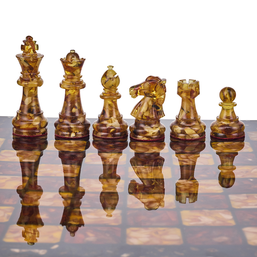 Шахматы с инкрустацией и фигурами из янтаря «Камелот» 45х45 см - интернет магазин Русь Велика я фото 1