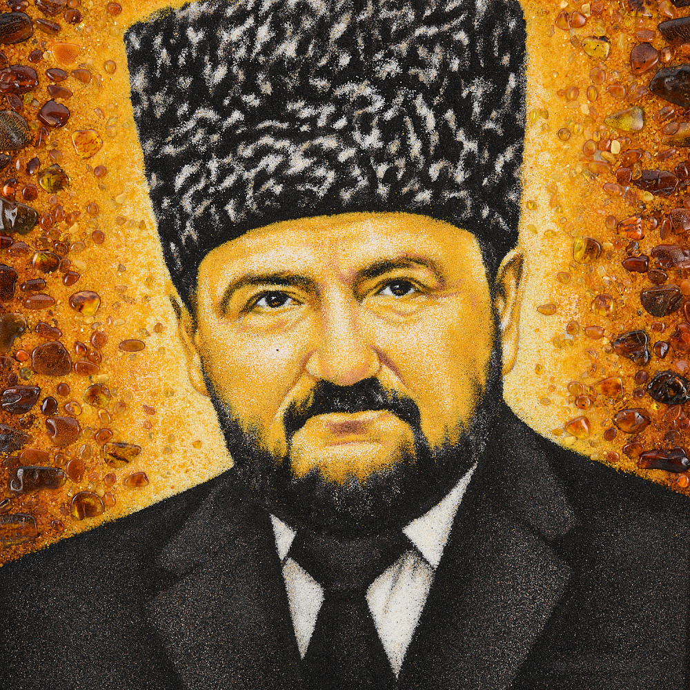 Картина янтарная «Кадыров» 40х50 см - интернет магазин Русь Велика я фото 1