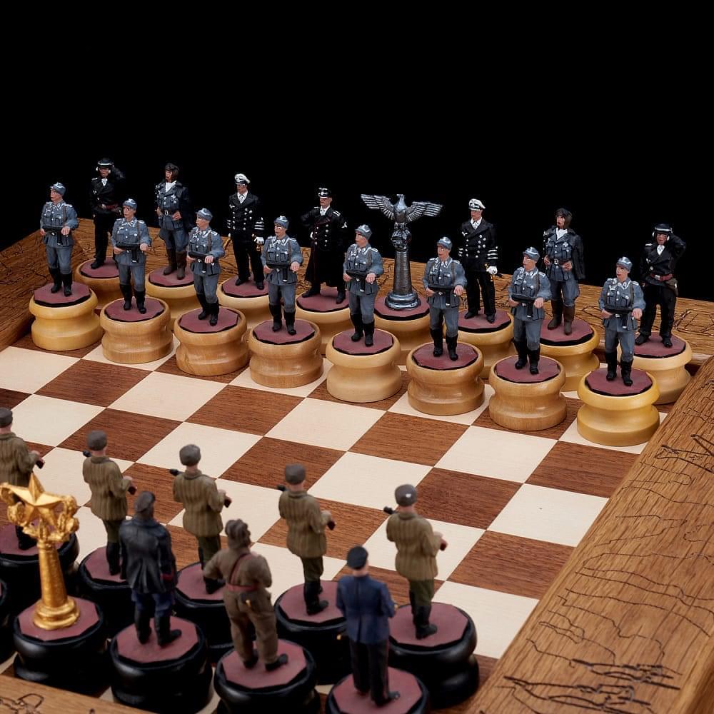Шахматы деревянные из морёного дуба «Великая Отечественная война» 47х47 см - интернет магазин Русь Велика я фото 1