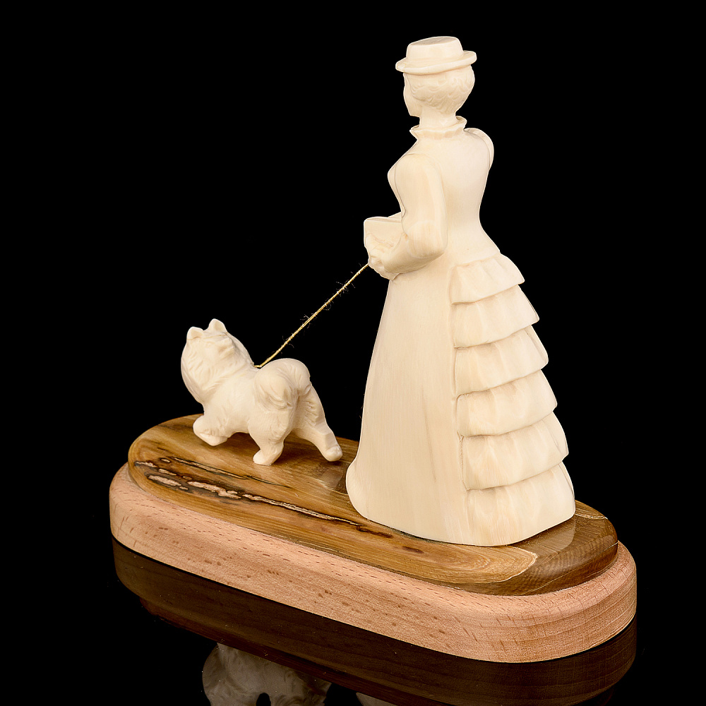 Скульптура из кости «Дама с собачкой» - интернет магазин Русь Велика я фото 3