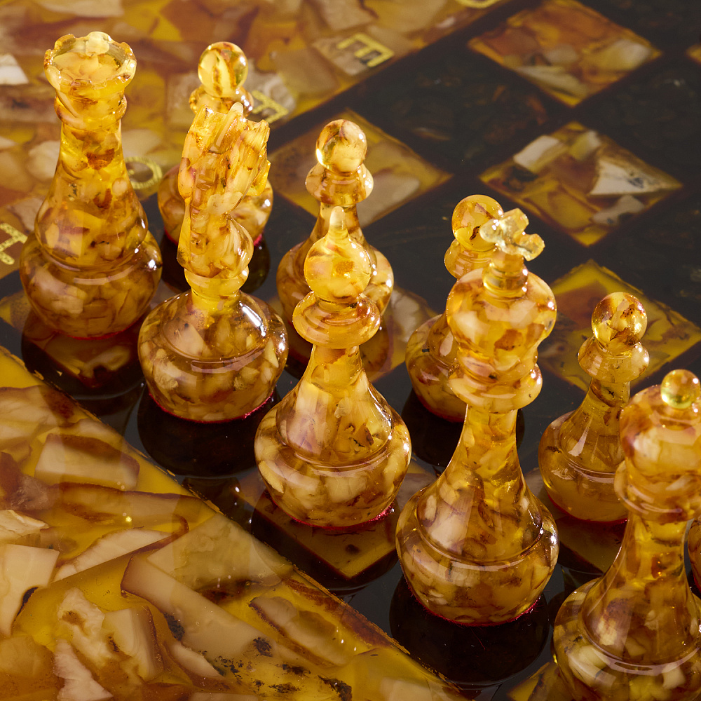 Шахматы с инкрустацией и фигурами из янтаря «Тело Платона» 46х46 см - интернет магазин Русь Велика я фото 6