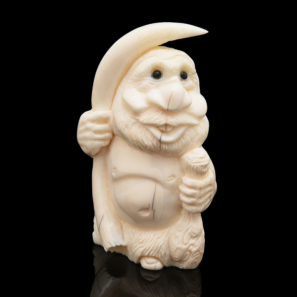 Скульптура из кости «Первобытный охотник» - интернет магазин Русь Велика я 