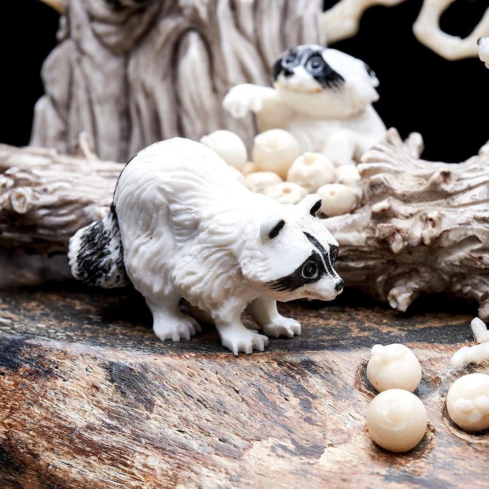 Скульптура из рога лося на деревянной подставке «Еноты» - интернет магазин Русь Велика я фото 4