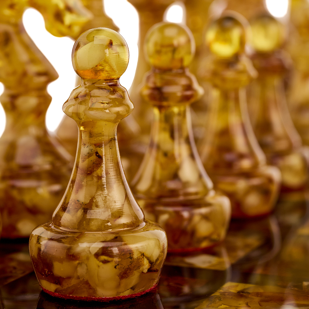 Шахматы с инкрустацией и фигурами из янтаря 37х37 см - интернет магазин Русь Велика я фото 12