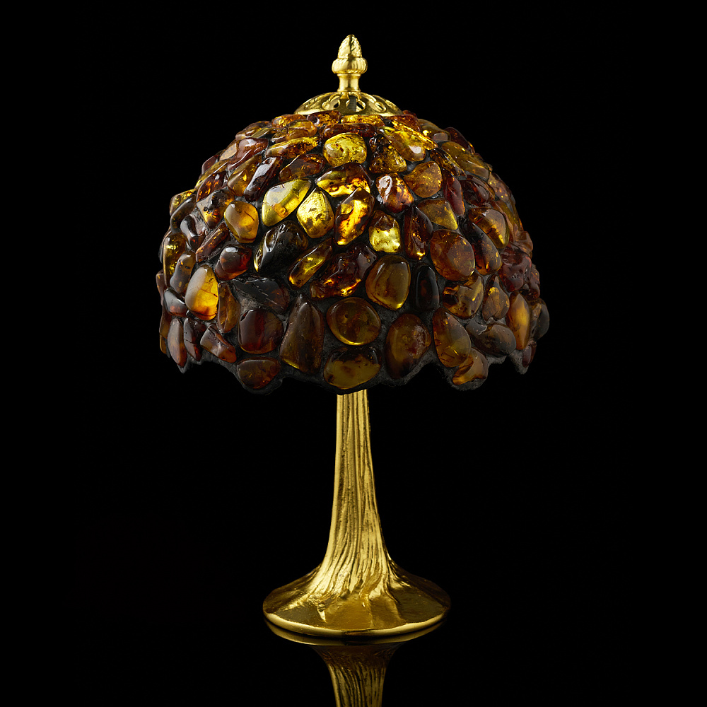 Настольная лампа из янтаря и бронзы - интернет магазин Русь Велика я 