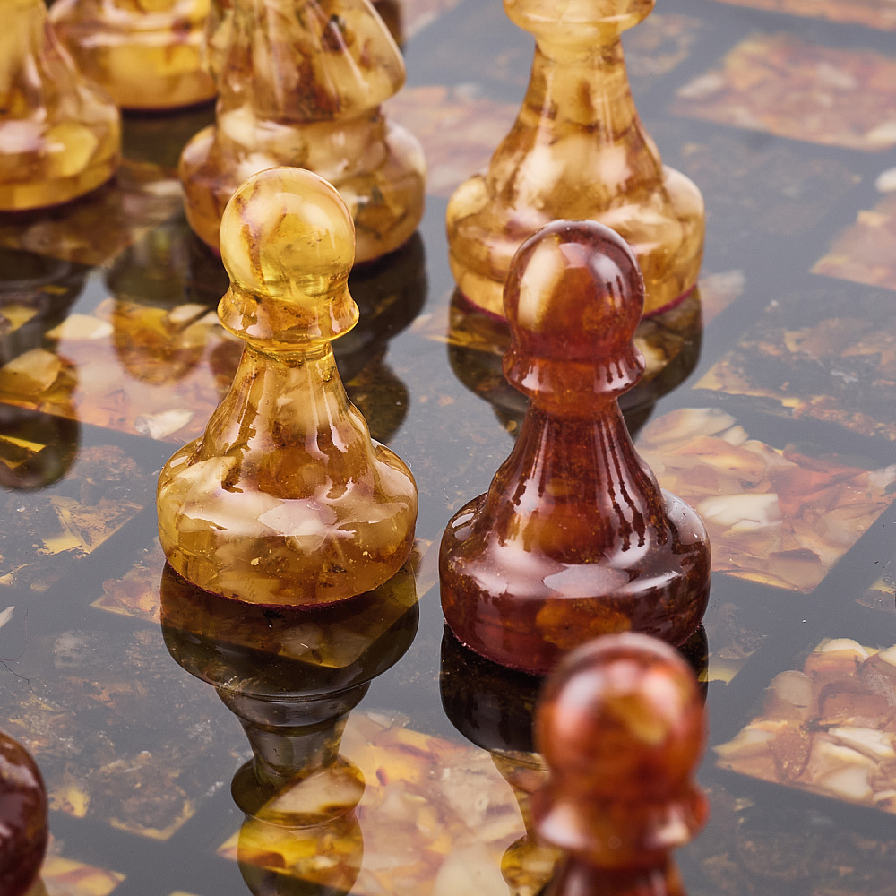 Шахматы с инкрустацией и фигурами из янтаря 28х28 см - интернет магазин Русь Велика я фото 7