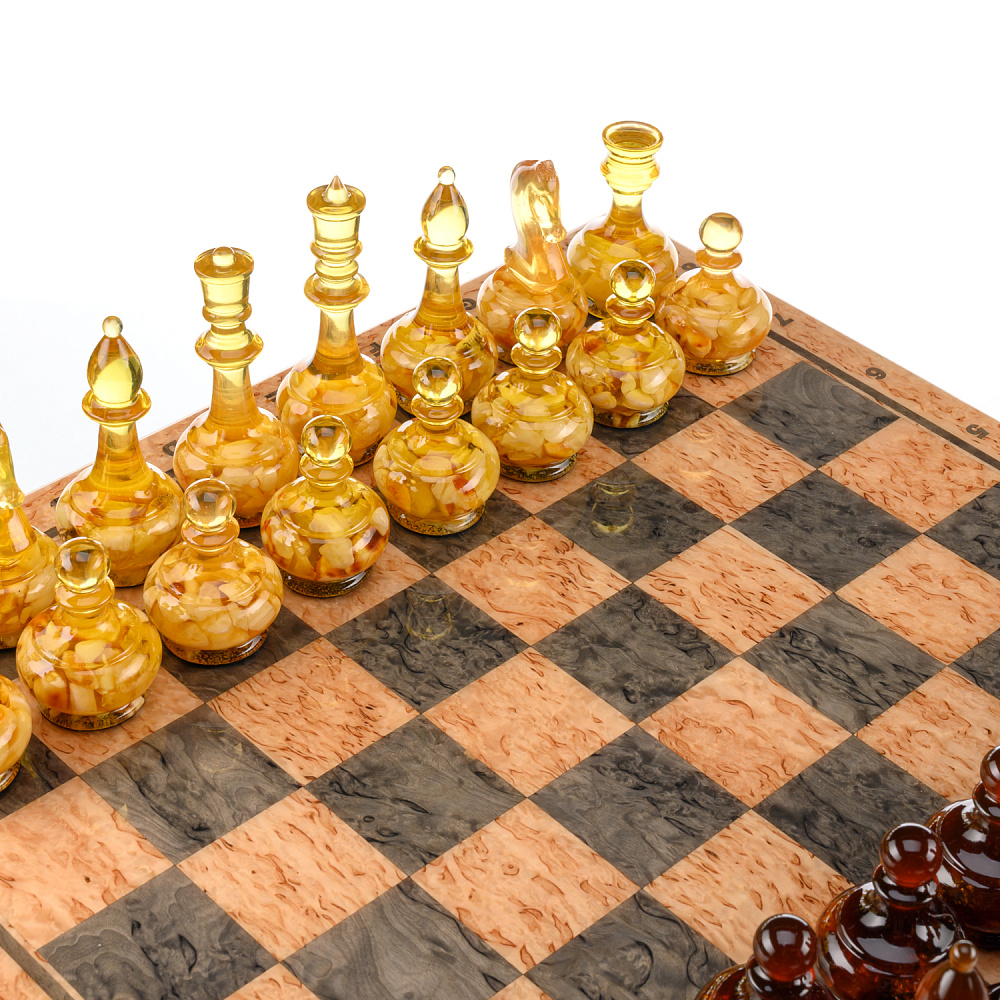 Шахматы из карельской березы с янтарными фигурами 45х45 см - интернет магазин Русь Велика я фото 2