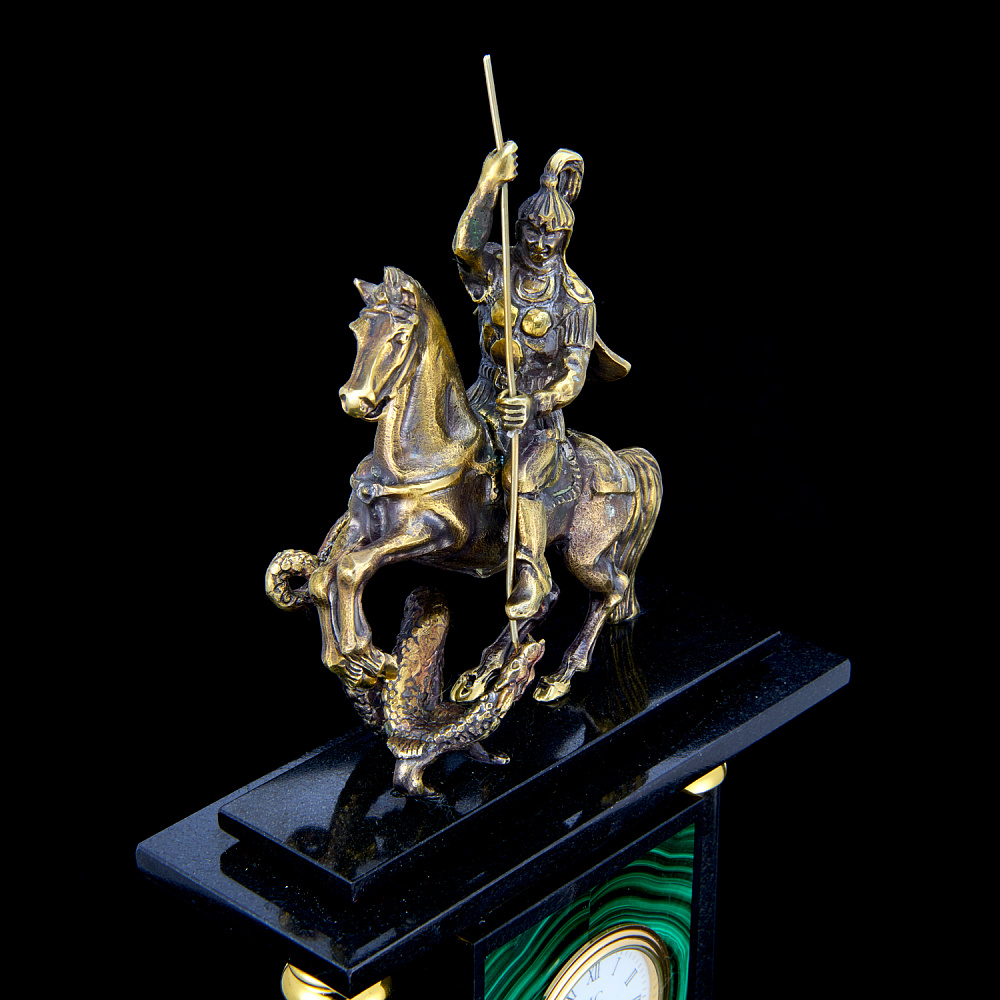 Часы настольные из малахита и латуни с позолотой «Г. Победоносец». Златоуст - интернет магазин Русь Велика я фото 3