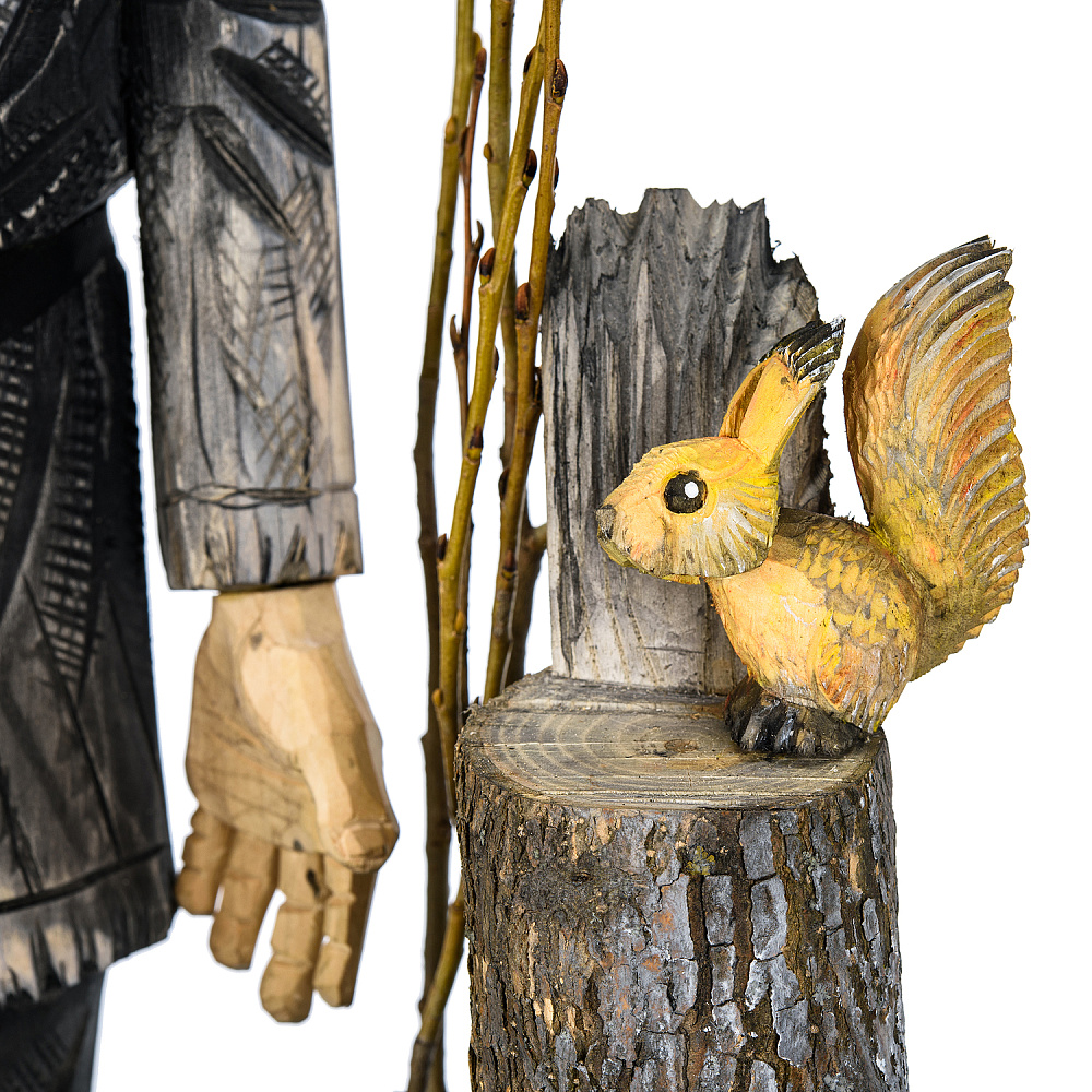 Резьба по дереву. Скульптура «Охотник и белка» - интернет магазин Русь Велика я фото 4