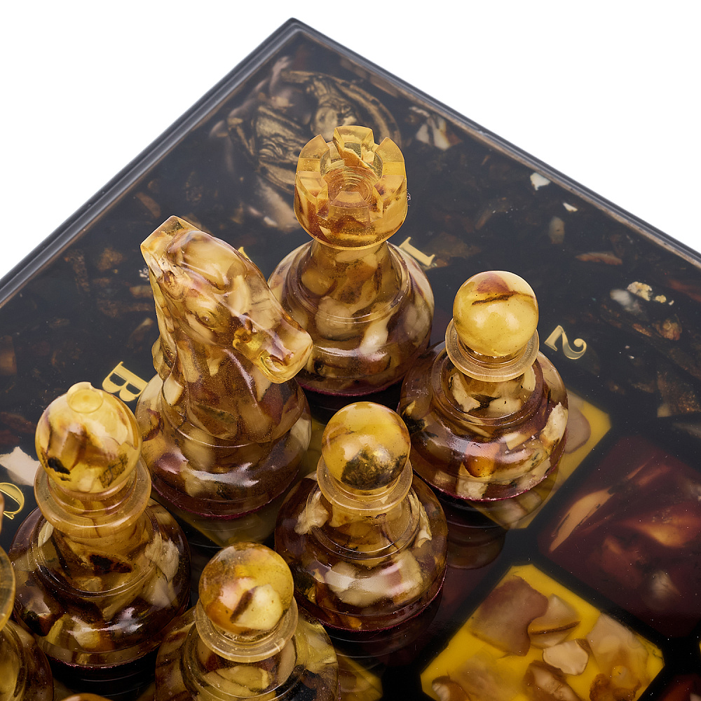 Шахматы с инкрустацией и фигурами из янтаря «Камелот» 45х45 см - интернет магазин Русь Велика я фото 11