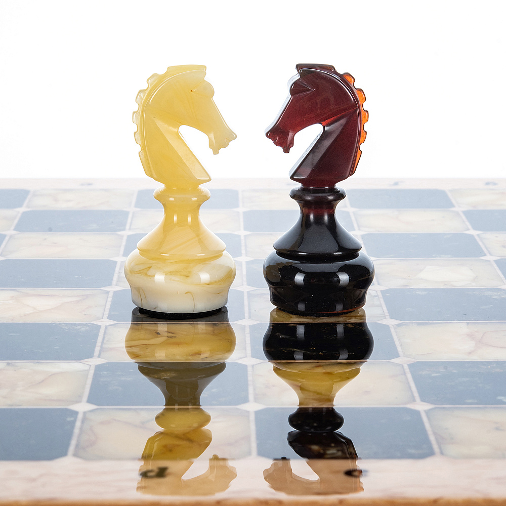 Шахматы из карельской березы с фигурами из янтаря 45х45 см - интернет магазин Русь Велика я фото 3