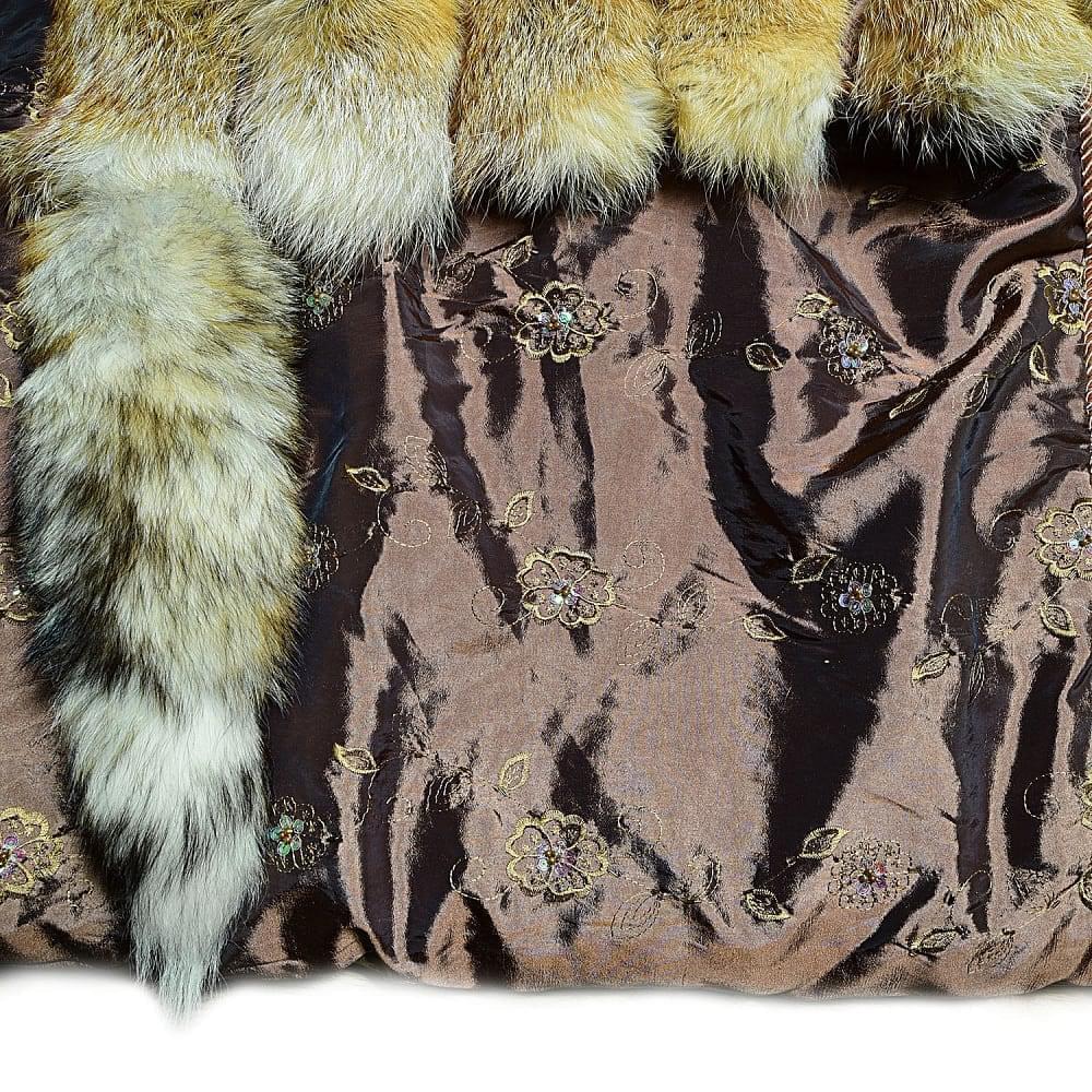 Покрывало из шкур рыжих лисиц с хвостами на карабинах - интернет магазин Русь Велика я фото 2