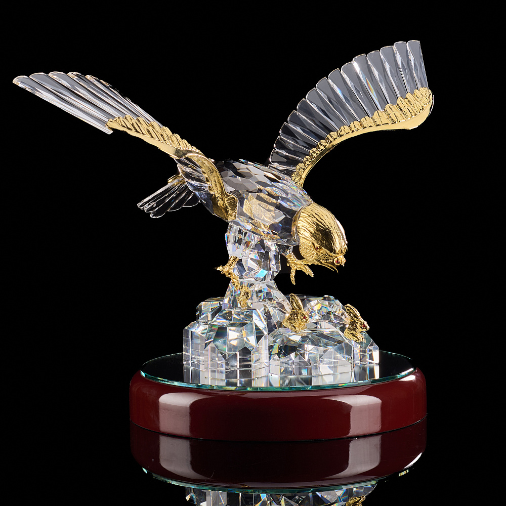 Скульптура из хрусталя «Сокол» - интернет магазин Русь Велика я 